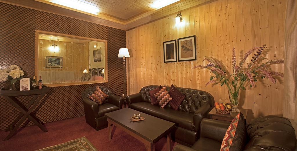 Nedous Hotel Gulmarg Værelse billede