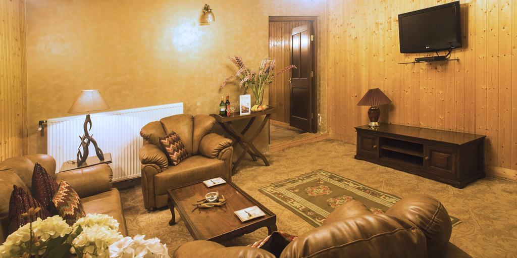 Nedous Hotel Gulmarg Værelse billede
